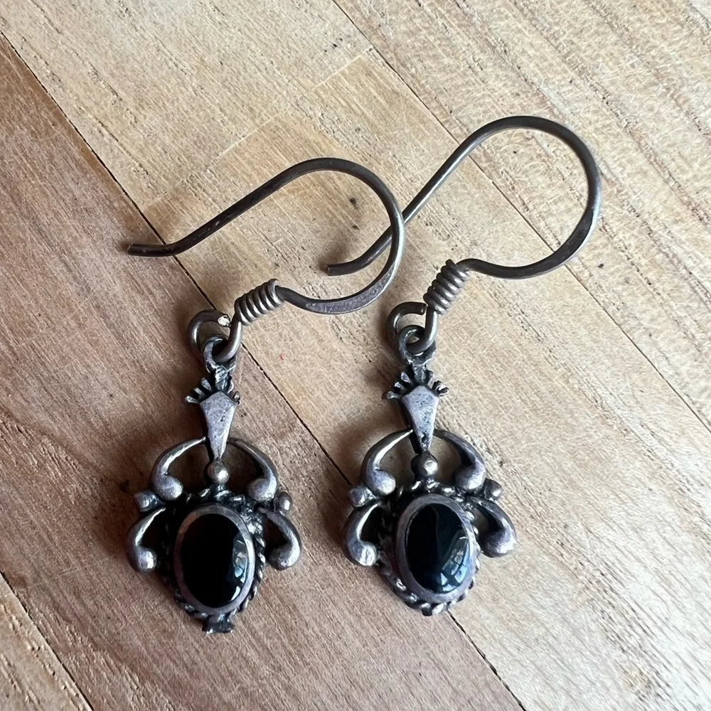 Vintage 925 sterling silver and black onyx dangle drop earrings